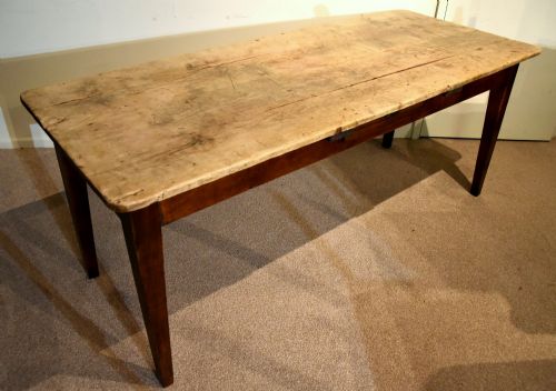 19TH CENTURY SYCAMORE AND FRUITWOOD FARMHOUSE TABLE - ADDITIONAL PHOTO 4