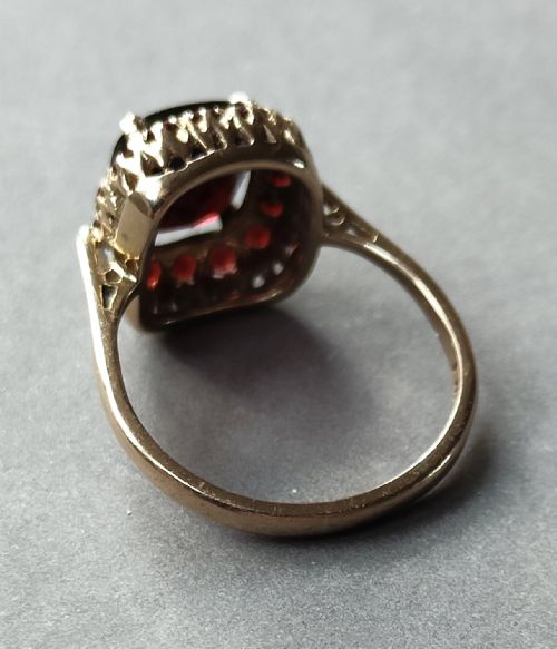 LARGE ANTIQUE 9CT GOLD GARNET RING - ADDITIONAL PHOTO 5