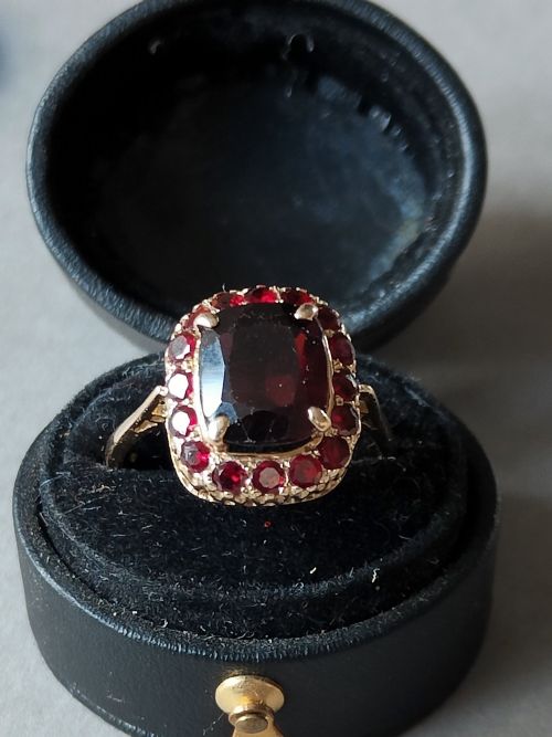 LARGE ANTIQUE 9CT GOLD GARNET RING - ADDITIONAL PHOTO 7