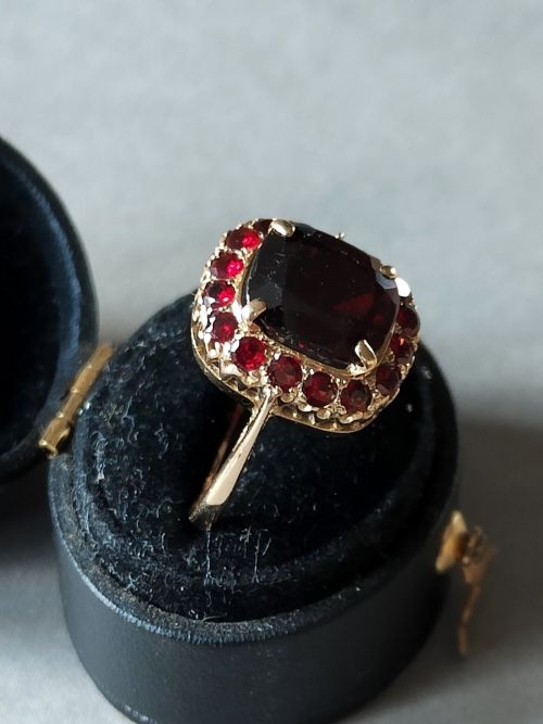 LARGE ANTIQUE 9CT GOLD GARNET RING - ADDITIONAL PHOTO 8