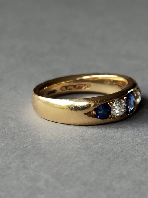 fig 2. Victorian 18ct Gold Sapphire Diamond Gypsy Ring 6.9g