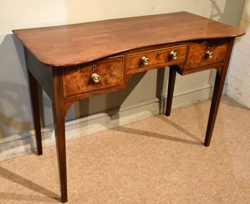 18TH CENTURY MAHOGANY DRESSING TABLE - ADDITIONAL PHOTO 5