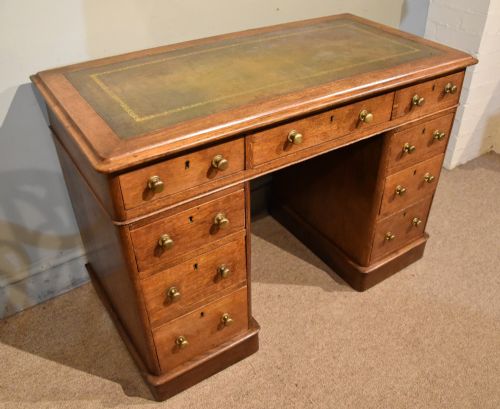 19th century oak pedestal desk - CATEGORY: ANTIQUE DESKS - DATED 19TH CENTURY