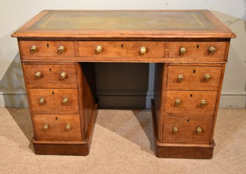 19TH CENTURY OAK PEDESTAL DESK - ADDITIONAL PHOTO 1