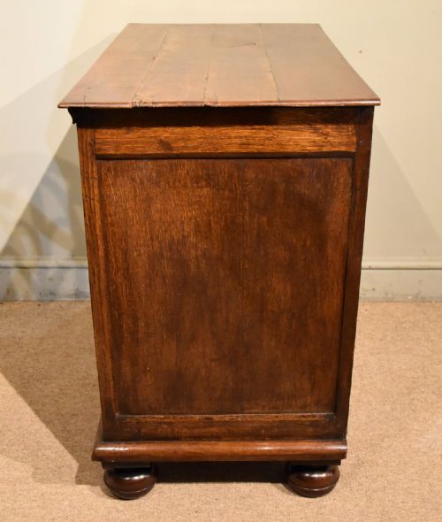 WILLIAM AND MARY WALNUT CHEST OF FOUR DRAWERS - ADDITIONAL PHOTO 9