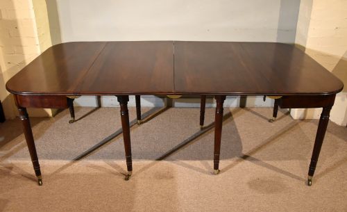 EARLY 19TH CENTURY MAHOGANY DINING TABLE - ADDITIONAL PHOTO 1