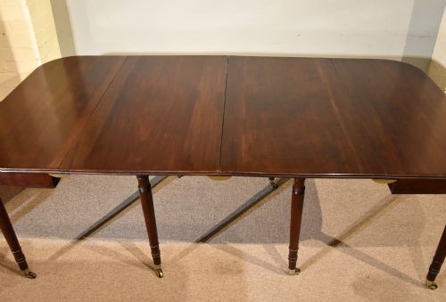 EARLY 19TH CENTURY MAHOGANY DINING TABLE - ADDITIONAL PHOTO 2