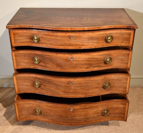 18TH CENTURY SERPENTINE CHEST OF DRAWERS CONCH SHELL INLAY - ADDITIONAL PHOTO 4
