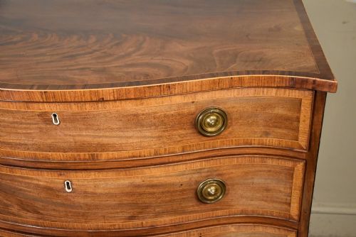18TH CENTURY SERPENTINE CHEST OF DRAWERS CONCH SHELL INLAY - ADDITIONAL PHOTO 8