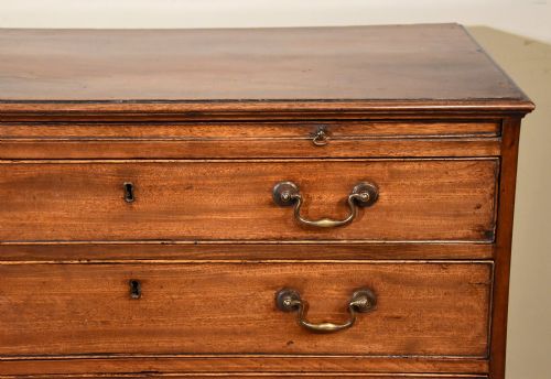 MID 18TH CENTURY MAHOGANY CHEST OF DRAWERS - ADDITIONAL PHOTO 6