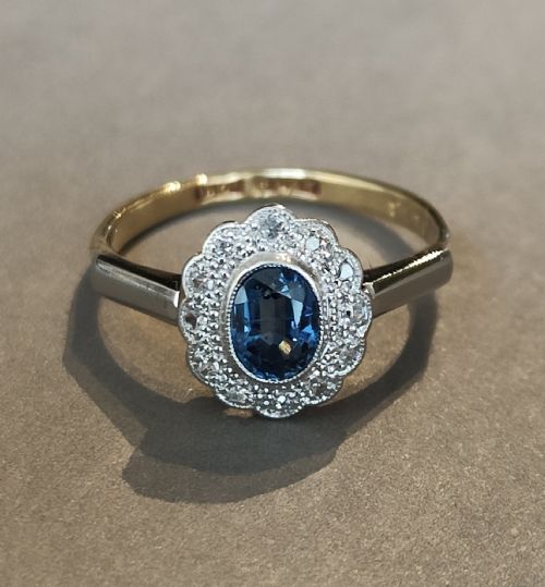 ART DECO 18CT GOLD SAPPHIRE PLATINUM DIAMOND ENGAGEMENT RING 'LADY DIANA' - ADDITIONAL PHOTO 2