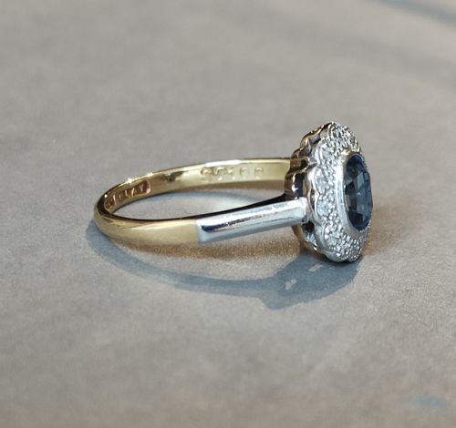 ART DECO 18CT GOLD SAPPHIRE PLATINUM DIAMOND ENGAGEMENT RING 'LADY DIANA' - ADDITIONAL PHOTO 4