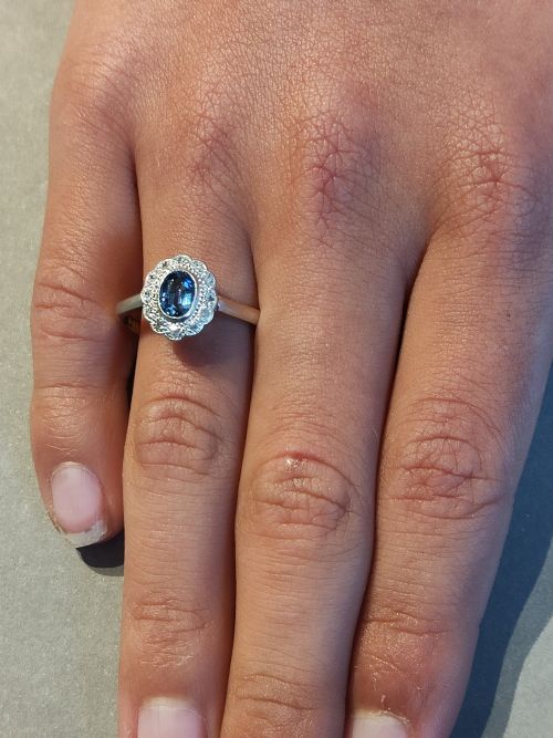 ART DECO 18CT GOLD SAPPHIRE PLATINUM DIAMOND ENGAGEMENT RING 'LADY DIANA' - ADDITIONAL PHOTO 8