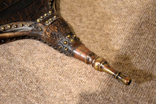 19TH CENTURY CARVED BELLOWS - ADDITIONAL PHOTO 3