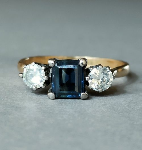 art deco 18ct gold sapphire and diamond ring - CATEGORY: ANTIQUE JEWELLERY - DATED 1920
