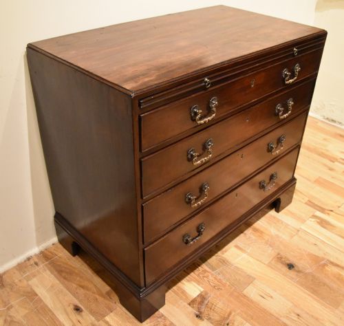 MID 18TH CENTURY MAHOGANY CHEST OF DRAWERS - ADDITIONAL PHOTO 4