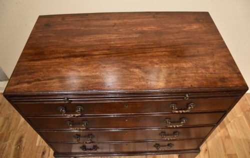 MID 18TH CENTURY MAHOGANY CHEST OF DRAWERS - ADDITIONAL PHOTO 5
