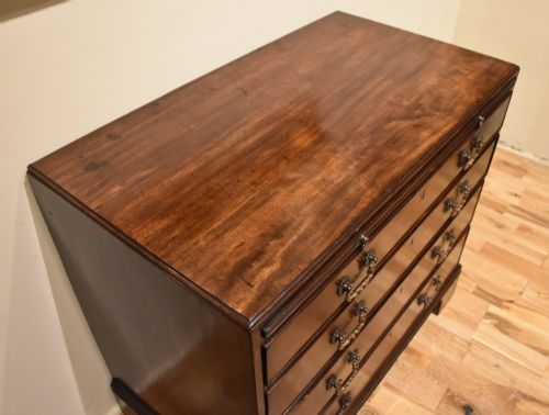 MID 18TH CENTURY MAHOGANY CHEST OF DRAWERS - ADDITIONAL PHOTO 6