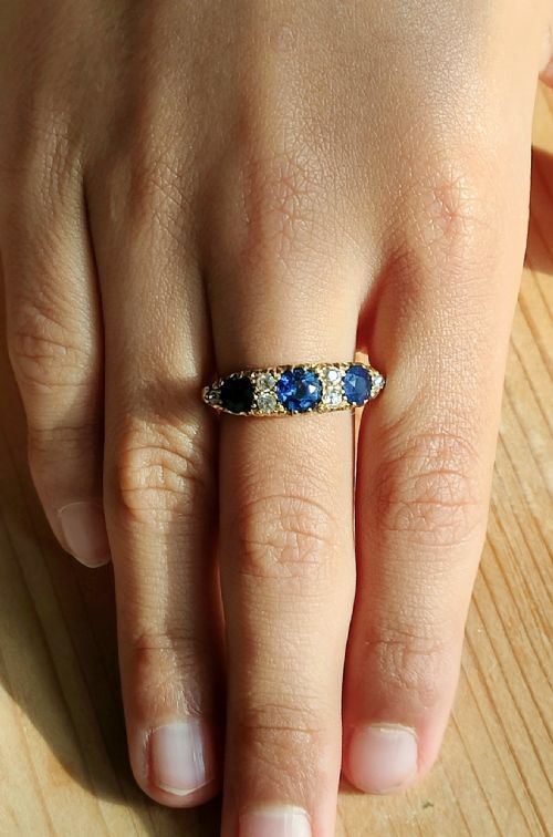 EDWARDIAN 18CT GOLD SAPPHIRE AND DIAMOND RING - ADDITIONAL PHOTO 5