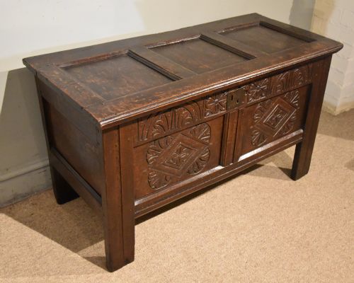 17TH CENTURY OAK CARVED COFFER - ADDITIONAL PHOTO 5