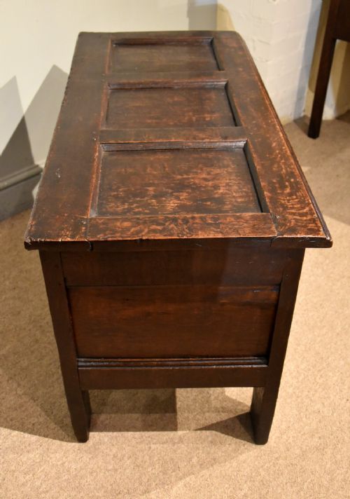 17TH CENTURY OAK CARVED COFFER - ADDITIONAL PHOTO 6