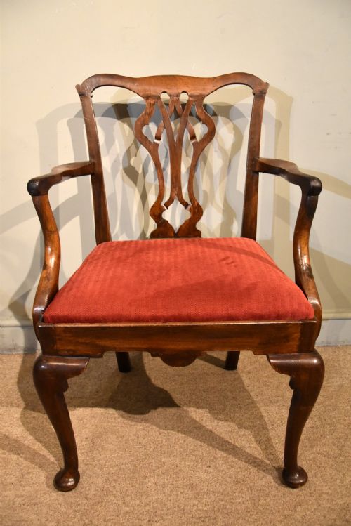 18th century walnut armchair with cabriole legs - CATEGORY: ANTIQUE CHAIRS - DATED 18TH CENTURY