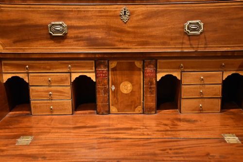 GEORGE III SHERATON DESIGN SECRETAIRE MAHOGANY CHEST ON CHEST - ADDITIONAL PHOTO 3