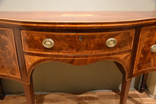 18TH CENTURY SERPENTINE SIDEBOARD WITH CUPBOARD - ADDITIONAL PHOTO 3