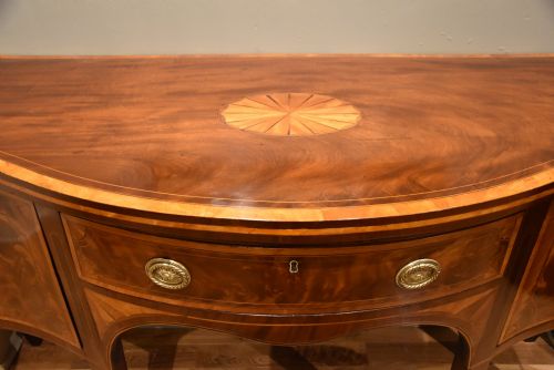 18TH CENTURY SERPENTINE SIDEBOARD WITH CUPBOARD - ADDITIONAL PHOTO 5