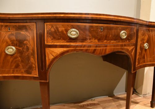 18TH CENTURY SERPENTINE SIDEBOARD WITH CUPBOARD - ADDITIONAL PHOTO 10