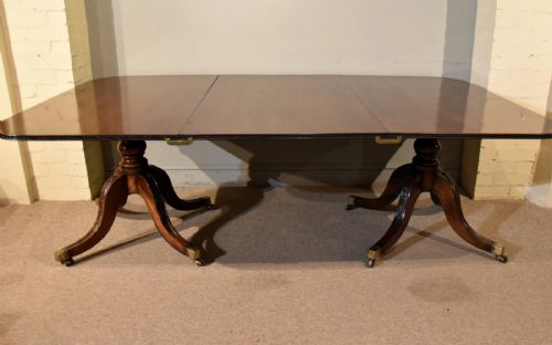 MAHOGANY REGENCY TWO PILLAR DINING TABLE - ADDITIONAL PHOTO 2