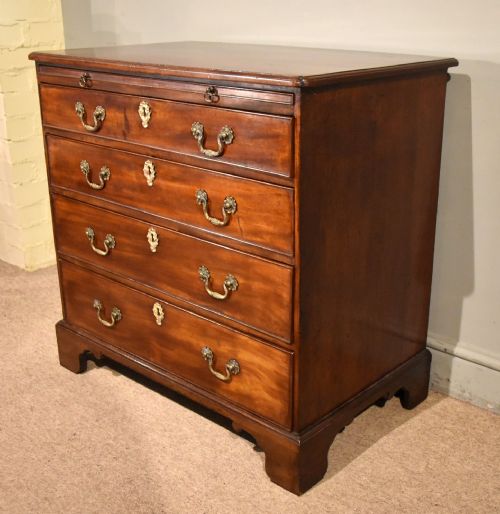 SMALL 18TH CENTURY MAHOGANY CHEST OF DRAWERS - ADDITIONAL PHOTO 3