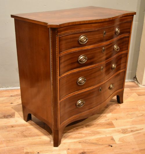 REGENCY MAHOGANY SERPENTINE CHEST OF DRAWERS - ADDITIONAL PHOTO 3