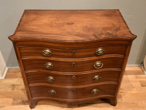 REGENCY MAHOGANY SERPENTINE CHEST OF DRAWERS - ADDITIONAL PHOTO 4