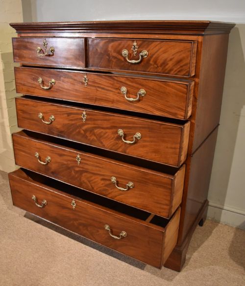TALL MAHOGANY GEORGE III CHEST OF DRAWERS - ADDITIONAL PHOTO 5