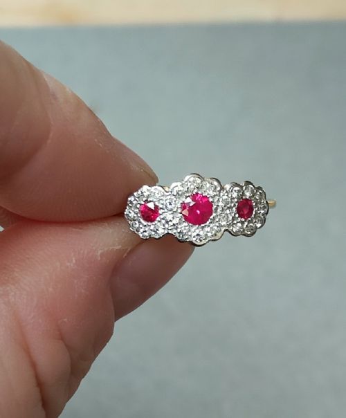 EDWARDIAN 18CT GOLD RUBY AND DIAMOND CLUSTER RING O7 - ADDITIONAL PHOTO 6