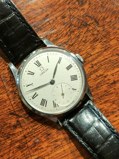 MID 20TH CENTURY STEEL OMEGA WRISTWATCH BLACK LEATHER STRAP - ADDITIONAL PHOTO 2