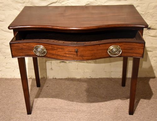 GEORGE III MAHOGANY SERPENTINE SIDE TABLE - ADDITIONAL PHOTO 1