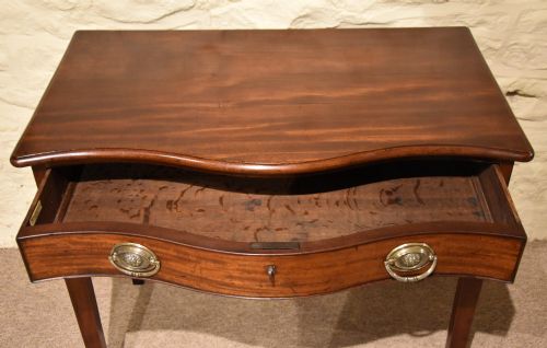 GEORGE III MAHOGANY SERPENTINE SIDE TABLE - ADDITIONAL PHOTO 2