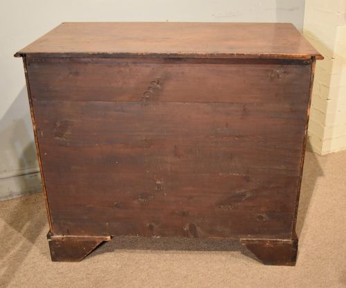 GEORGE III MAHOGANY CHEST WITH BRUSHING SLIDE - ADDITIONAL PHOTO 8