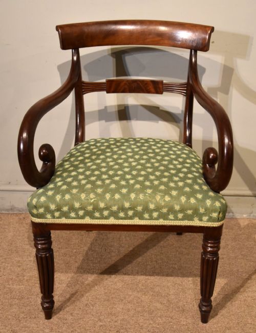 SET OF EIGHT REGENCY MAHOGANY DINING CHAIRS - ADDITIONAL PHOTO 2