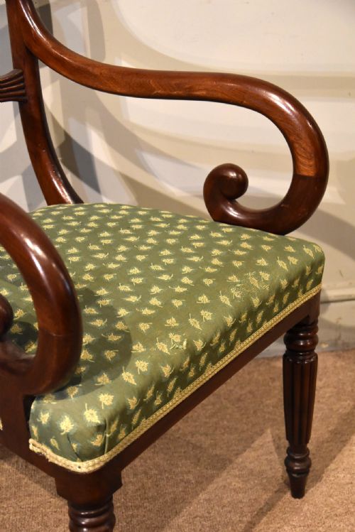 SET OF EIGHT REGENCY MAHOGANY DINING CHAIRS - ADDITIONAL PHOTO 8