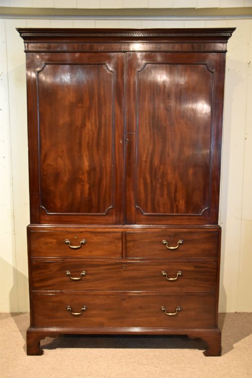 george iii mahogany linen press - CATEGORY: ANTIQUE CUPBOARDS - DATED GEORGIAN