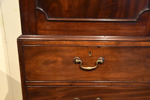 GEORGE III MAHOGANY LINEN PRESS - ADDITIONAL PHOTO 7