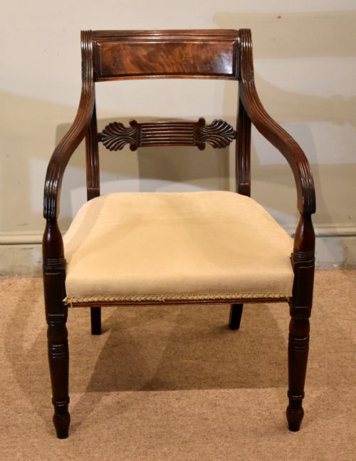 SET OF EIGHT REGENCY MAHOGANY DINING CHAIRS - ADDITIONAL PHOTO 1