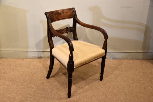 SET OF EIGHT REGENCY MAHOGANY DINING CHAIRS - ADDITIONAL PHOTO 4