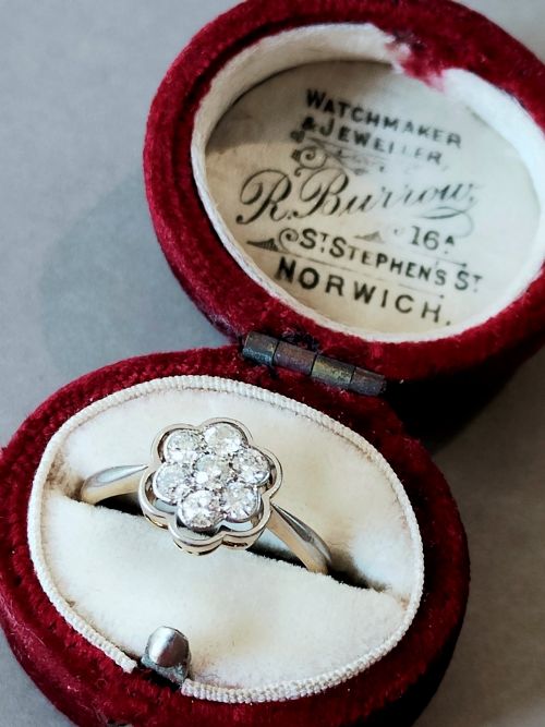 ART DECO 18CT GOLD DIAMOND DAISY CLUSTER RING - ADDITIONAL PHOTO 7