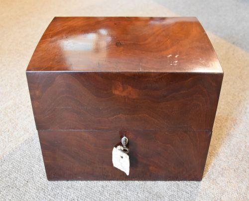 GEORGE III FLAME MAHOGANY DECANTER BOX - ADDITIONAL PHOTO 4