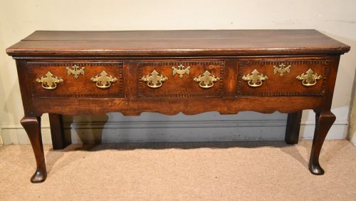 george ii oak three drawer base - CATEGORY: ANTIQUE SIDEBOARDS - DATED GEORGIAN