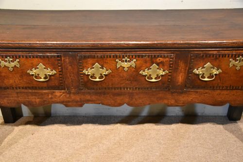 GEORGE II OAK THREE DRAWER BASE - ADDITIONAL PHOTO 2